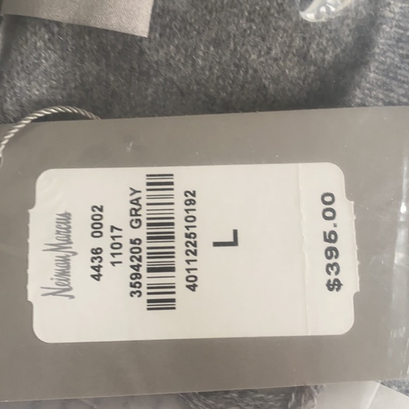 TSE for Neiman Marcus Grey cashmere seater - Picture 3 of 3